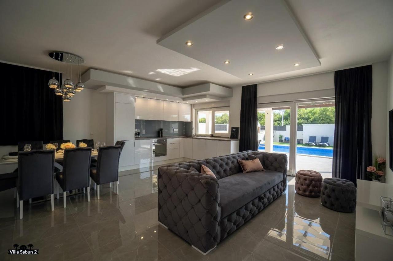 Villas Sabun - Modern House With Heated Pool Privlaka  Esterno foto