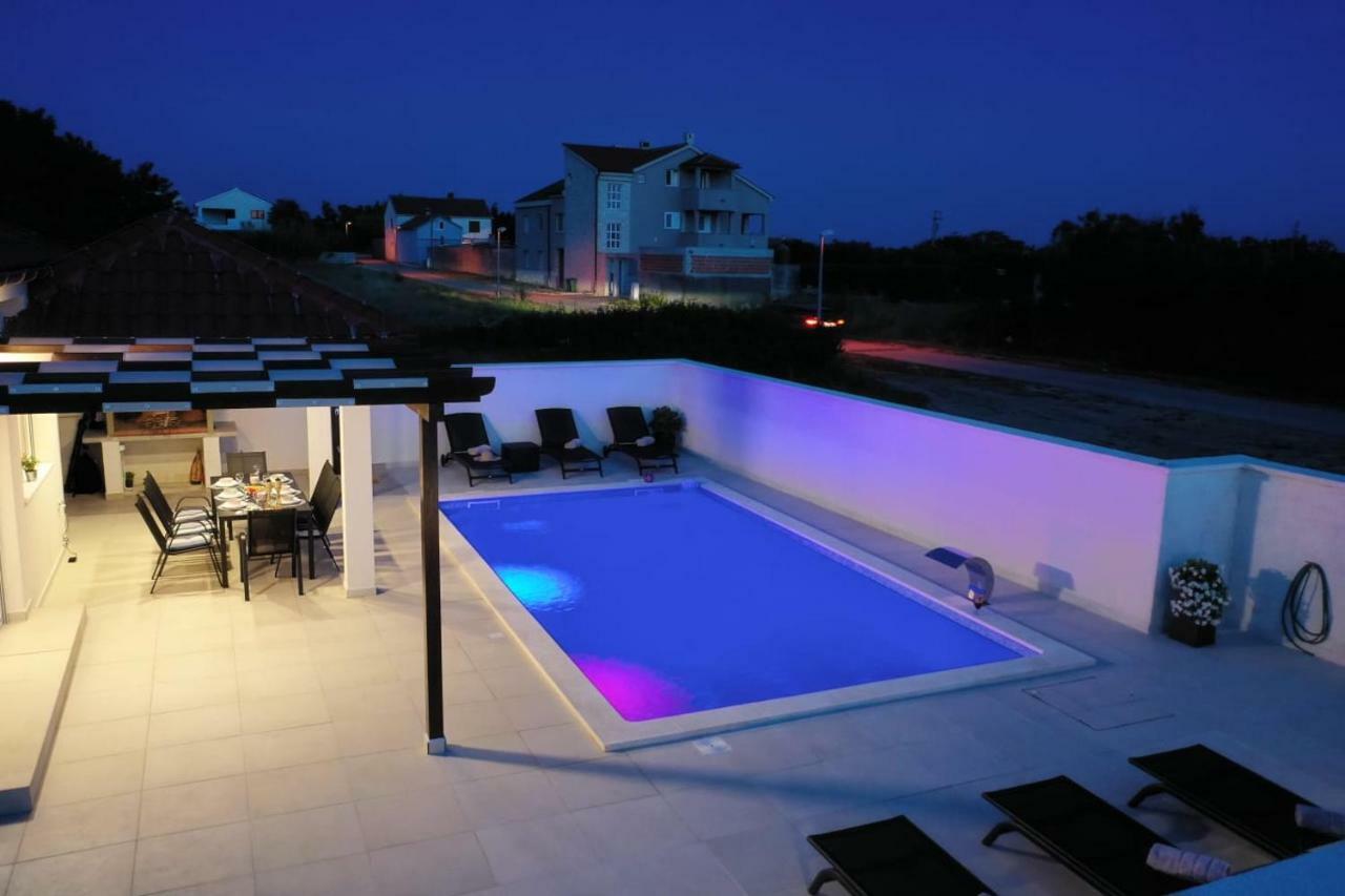 Villas Sabun - Modern House With Heated Pool Privlaka  Esterno foto