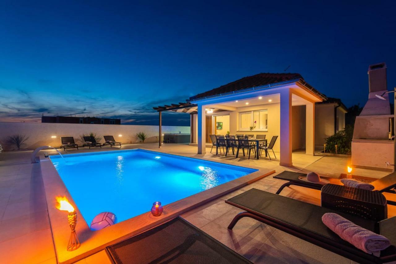 Villas Sabun - Modern House With Heated Pool Privlaka  Esterno foto