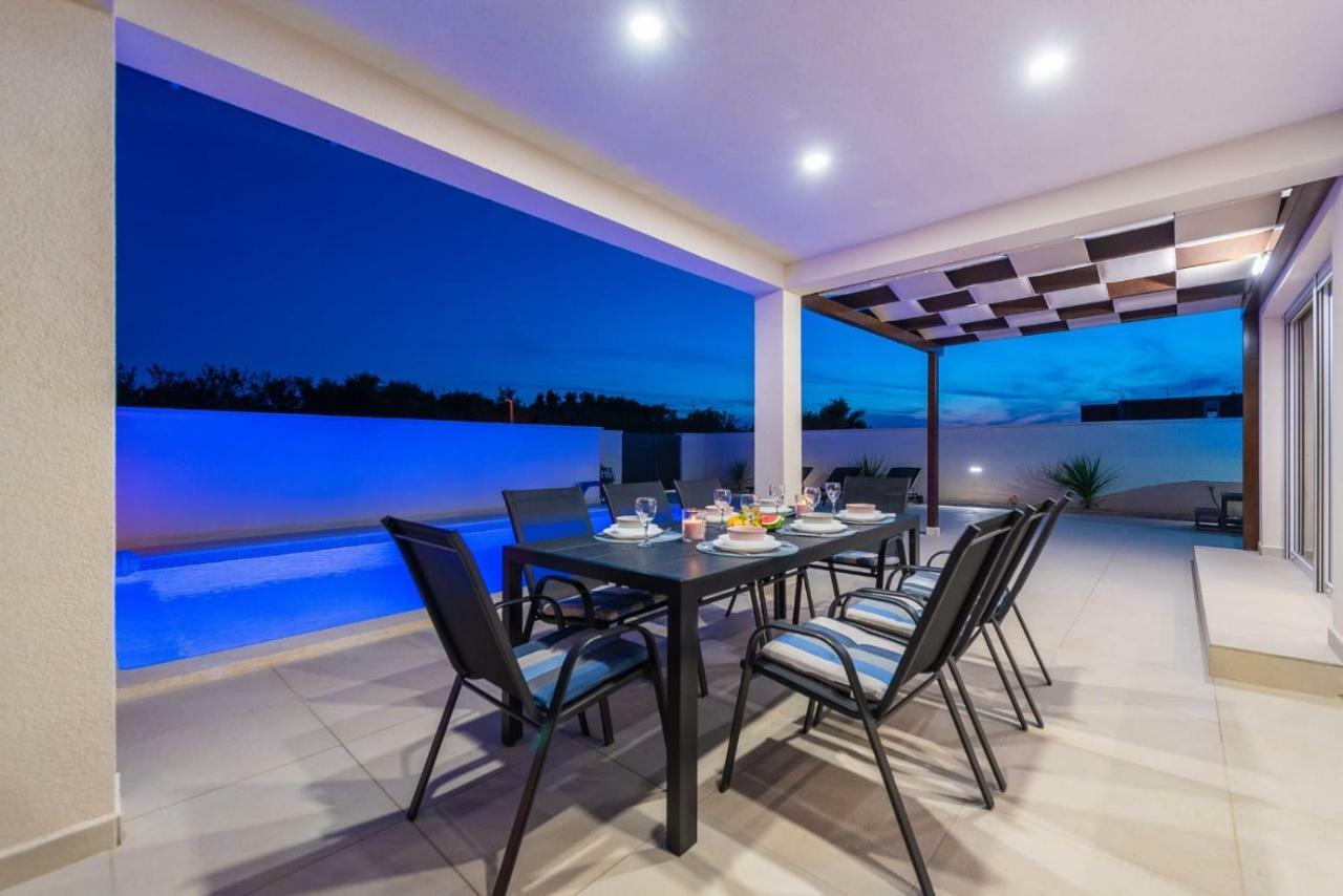 Villas Sabun - Modern House With Heated Pool Privlaka  Esterno foto