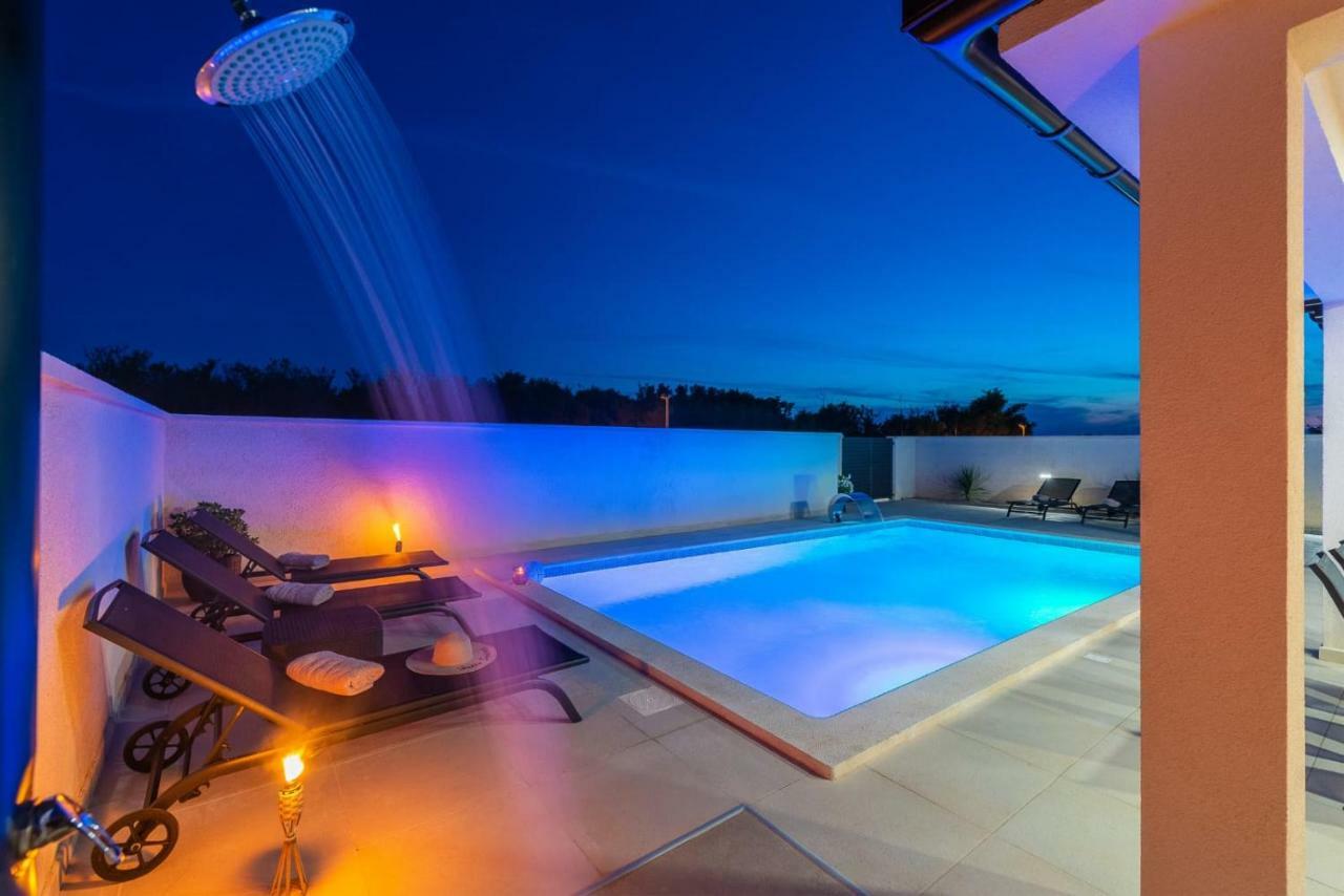 Villas Sabun - Modern House With Heated Pool Privlaka  Esterno foto