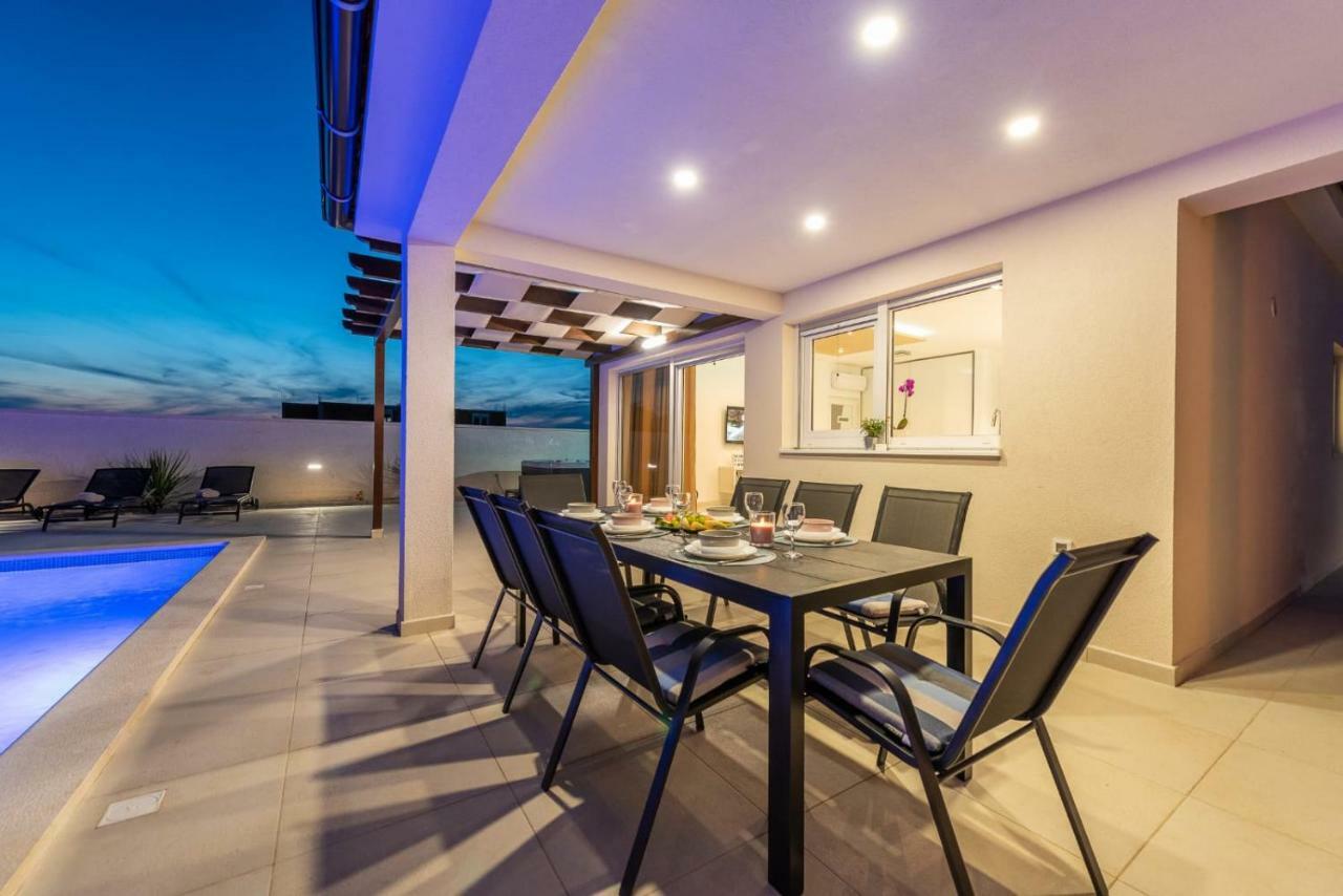 Villas Sabun - Modern House With Heated Pool Privlaka  Esterno foto